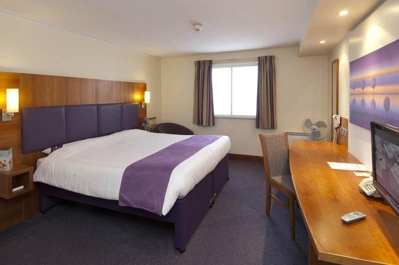 Premier Inn Newton Abbot Esterno foto